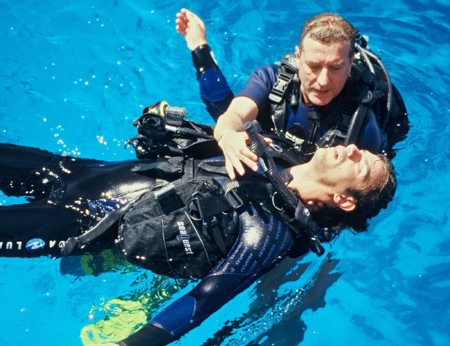 Formation Rescue Diver PADI à Djerba – Devenez un plongeur sauveur dès 12 ans